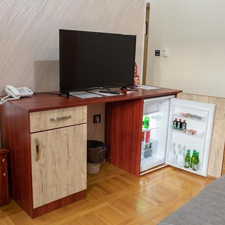 Hotel Kutko Pančevo Eksteriør billede