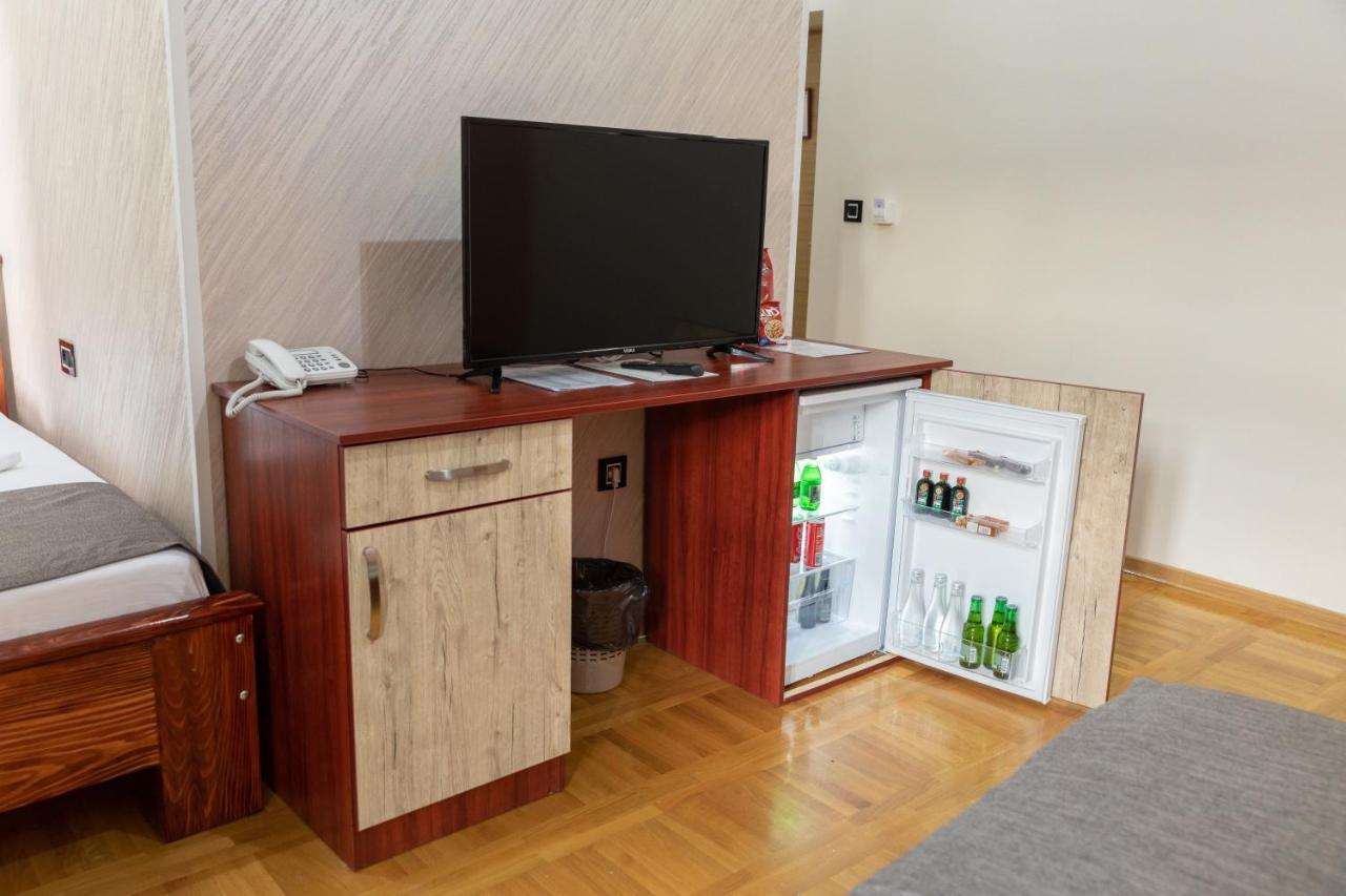 Hotel Kutko Pančevo Eksteriør billede