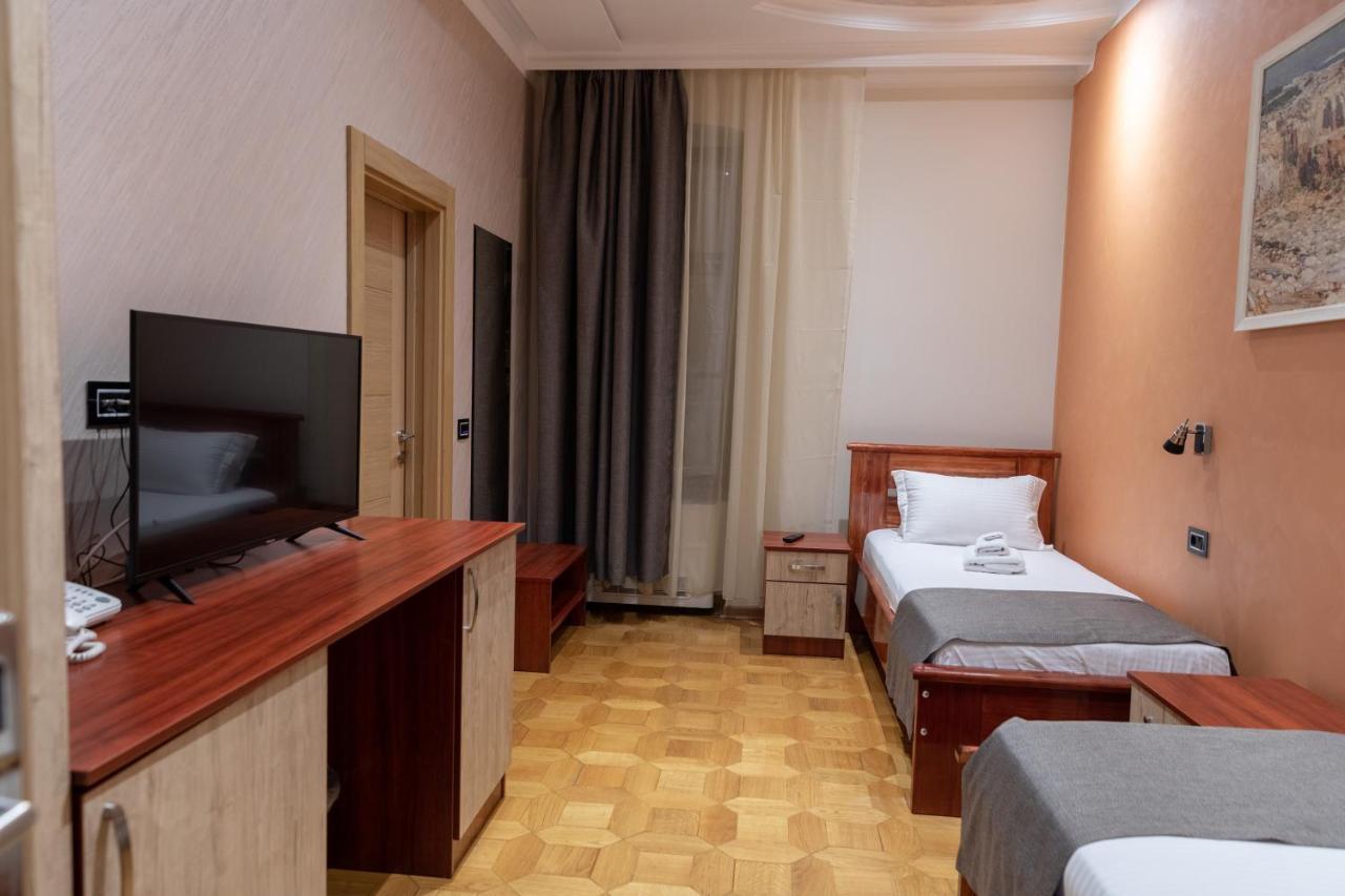 Hotel Kutko Pančevo Eksteriør billede