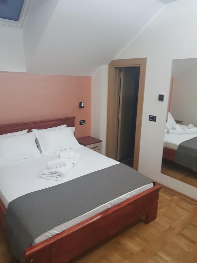 Hotel Kutko Pančevo Eksteriør billede