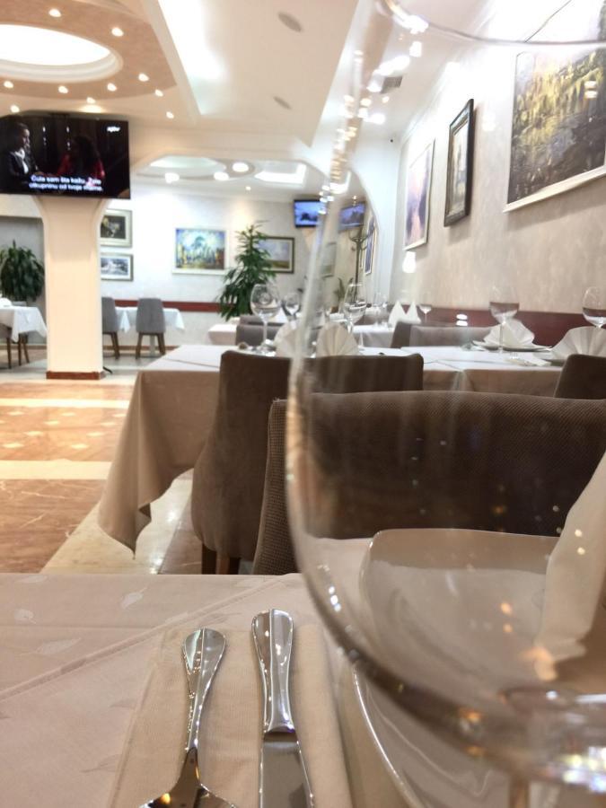 Hotel Kutko Pančevo Eksteriør billede