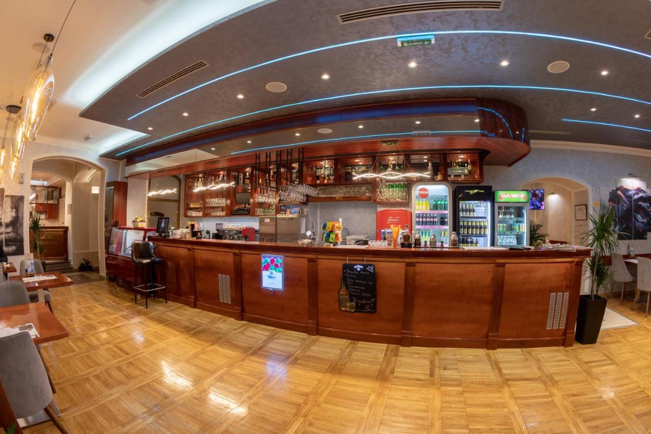 Hotel Kutko Pančevo Eksteriør billede